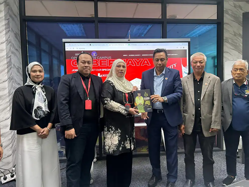 DPIM Visits City University